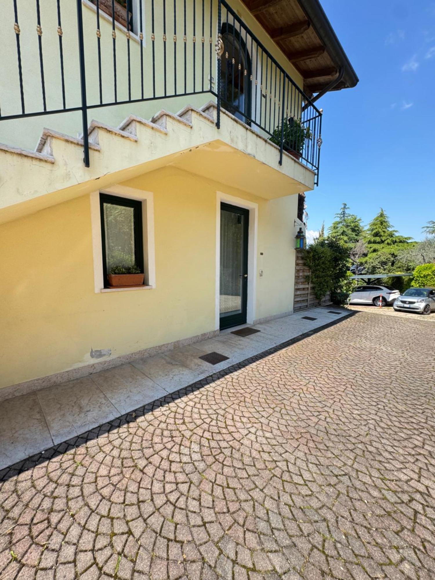 Appartamento La Perla Torri Del Benaco Εξωτερικό φωτογραφία