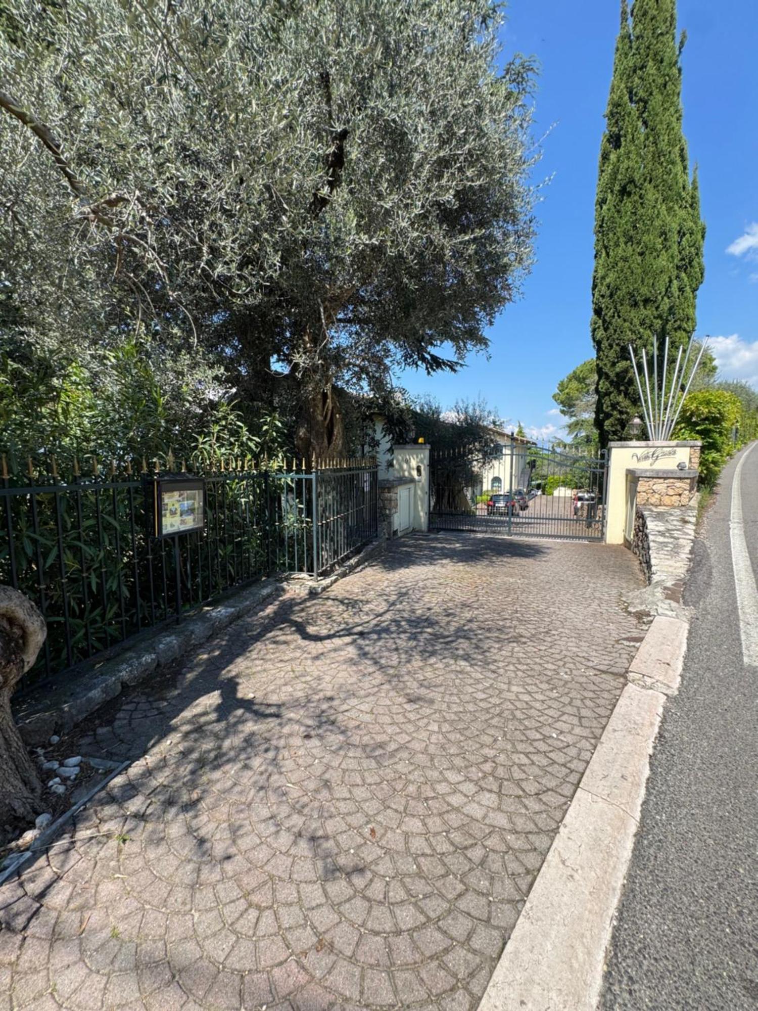 Appartamento La Perla Torri Del Benaco Εξωτερικό φωτογραφία