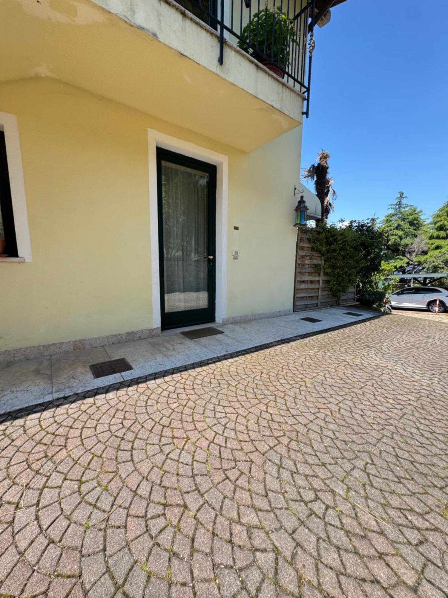Appartamento La Perla Torri Del Benaco Εξωτερικό φωτογραφία