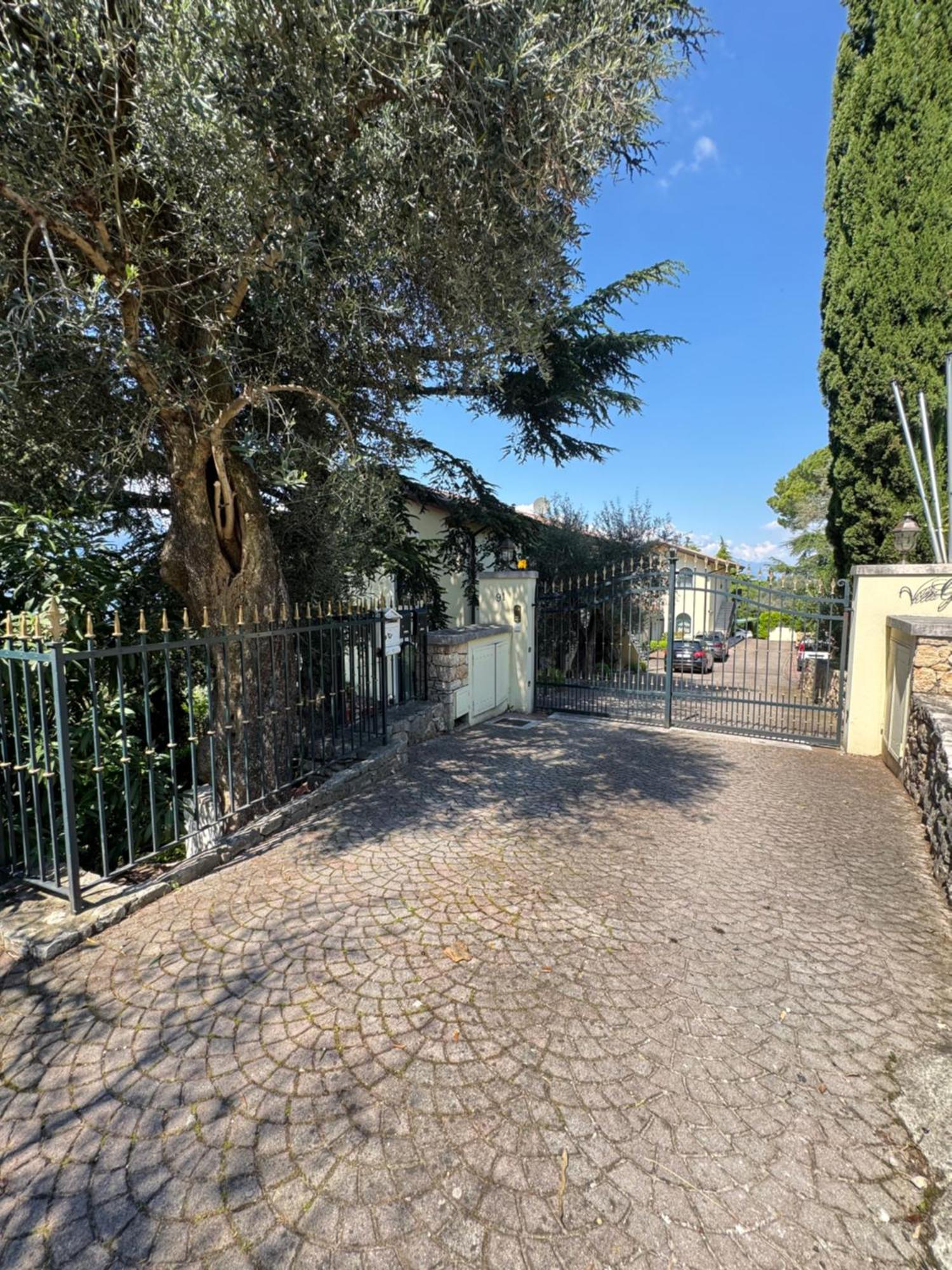 Appartamento La Perla Torri Del Benaco Εξωτερικό φωτογραφία